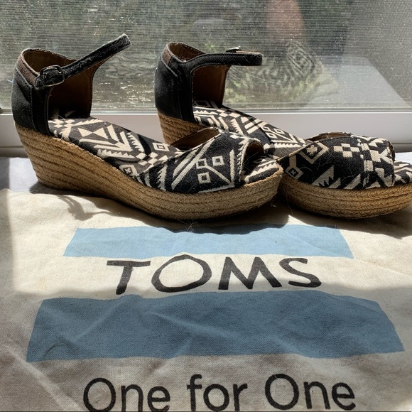 Toms Tribal Espadrille Wedges - Picture 8 of 10